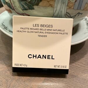 Chanel Les Beiges healthy glow natural eyeshadow palette in Tender